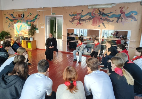 Священник провёл встречу с молодёжью из СООПО ДИМ «Наследники Победы»