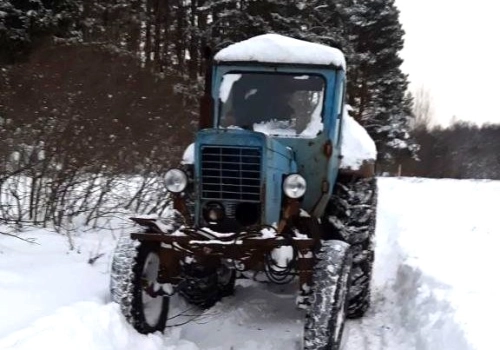 Добровольцы Сычевского благочиния помогают жителям в уборке снега