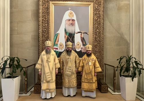 В 17-ю годовщину интронизации Святейшего Патриарха Кирилла епископ Вяземский и Гагаринский Алексий сослужил Его Святейшеству за Божественной литургией