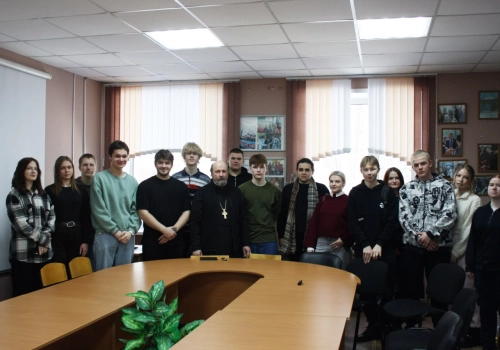 Протоиерей Олег Переверзев провёл встречу со студентами СКИПТБ