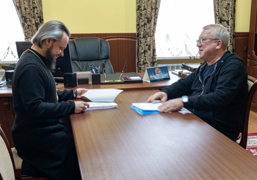 Правящий архиерей встретился с министром Смоленской области по внутренней политике