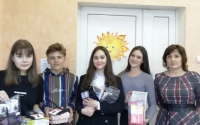 Ученики 9-А класса и классный руководитель Копылова О.С.