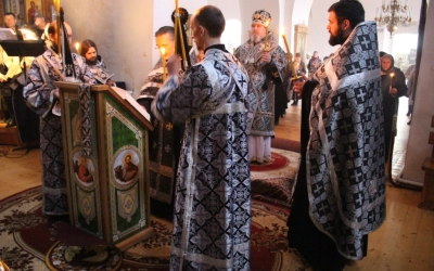 Утреня с чтением 12-ти Евангелий Страстей Христовых