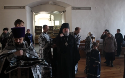 Вечерня с выносом Плащаницы Спасителя