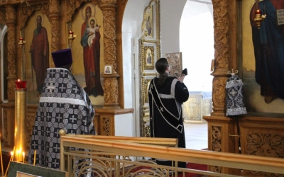 Вечерня с выносом Плащаницы Спасителя