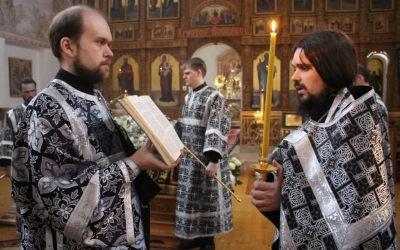 Вечерня с выносом Плащаницы Спасителя