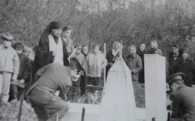 Первое захоронение воинов в Богородицком 1995 г.
