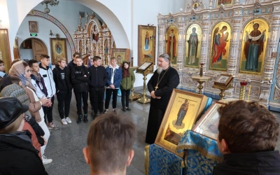 В Покровском храме монастыря.