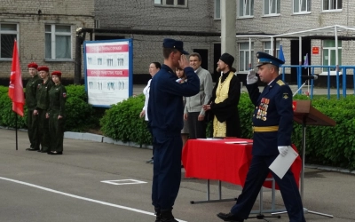 церемония проводов в запас военнослужащи