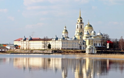 Нило-Столобенская пустынь Столобный остров озеро Селигер