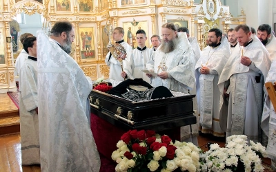 Отпевание архимандрита Аркадия (Недосекова)