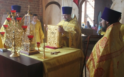 Литургия в храме свв. Петра и Пала г. Вязьмы