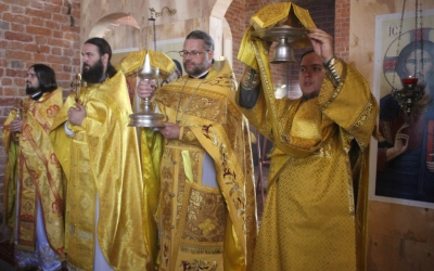 Литургия в храме свв. Петра и Пала г. Вязьмы