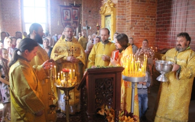 Литургия в храме свв. Петра и Пала г. Вязьмы