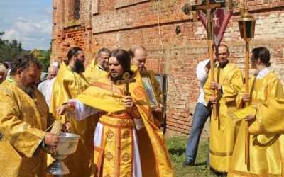 Литургия в храме свв. Петра и Пала г. Вязьмы