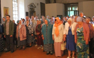 икона Божией Матери Троеручица