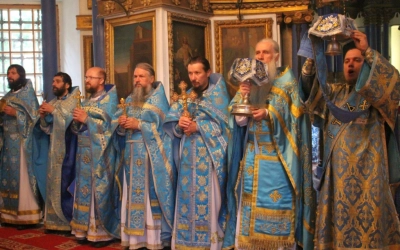 икона Божией Матери Троеручица