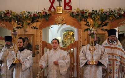 Праздничная Божественная литургия