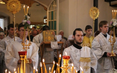 Праздничная Божественная литургия
