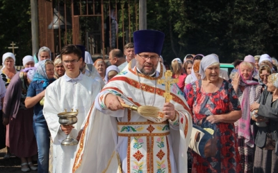 Праздничная Божественная литургия