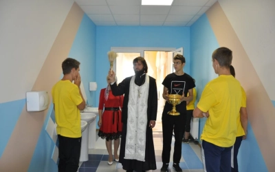 освящение нового корпуса школы «Феникс»