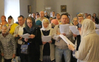освящение престола Казанского храма города Гагарин в честь Священноисповедника Владимира Хираско