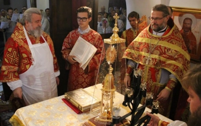 освящение престола Казанского храма города Гагарин в честь Священноисповедника Владимира Хираско