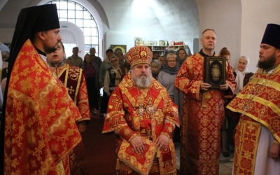 освящение престола Казанского храма города Гагарин в честь Священноисповедника Владимира Хираско