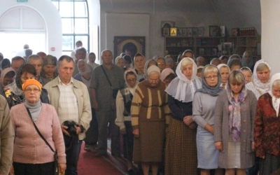 освящение престола Казанского храма города Гагарин в честь Священноисповедника Владимира Хираско