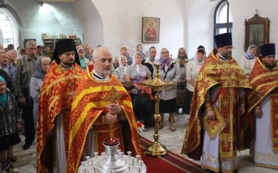 освящение престола Казанского храма города Гагарин в честь Священноисповедника Владимира Хираско