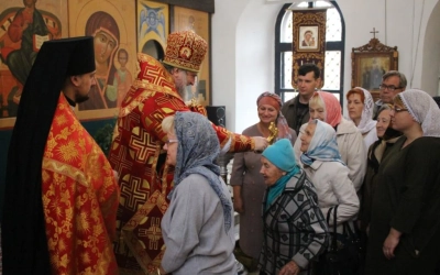 освящение престола Казанского храма города Гагарин в честь Священноисповедника Владимира Хираско