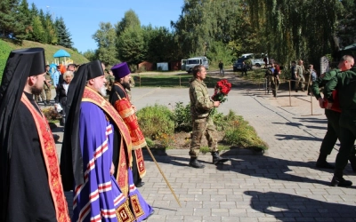 Епископ Сергий отслужил литию по воинам павшим в Великой Отечественной войне