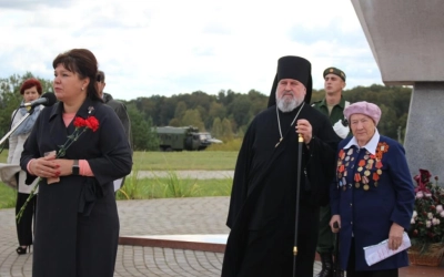 Епископ Сергий принял участие в церемонии перезахоронения красноармейцев