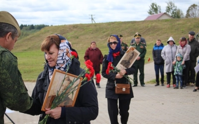 Епископ Сергий принял участие в церемонии перезахоронения красноармейцев