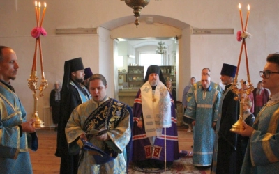 епископ Сергий совершил Всенощное бдение с литиёй