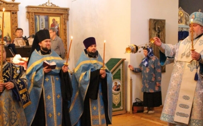 епископ Сергий совершил Всенощное бдение с литиёй