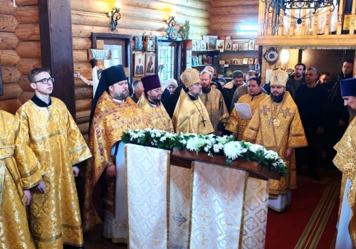 Епископ Вяземский и Гагаринский Алексий возглавил престольные торжества в Никольском храме