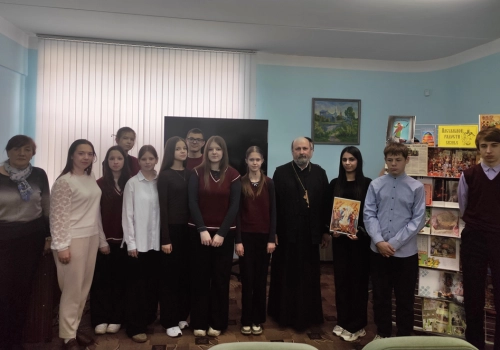 В вяземской библиотеке состоялась встреча со священником