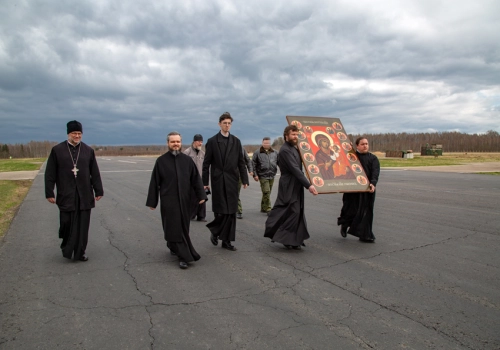 Архиерейское богослужение в Светлый Четверг Пасхальной седмицы