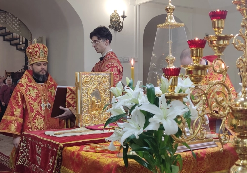 15 апреля 2026 года, в Среду Светлой седмицы, епископ Вяземский и Гагаринский Алексий совершил Божественную литургию в храме Преображения Господня г. Вязьмы