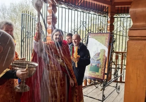 Крестный ход к источнику, освященному в честь иконы Божьей Матери 