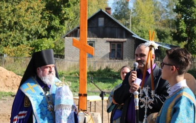 Преосвященный Сергий совершил чин освящения закладного камня в основание нового храма