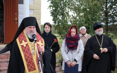 Епископ Сергий освятил мемориальную доску, увековечивающую память о военных музыкантах