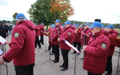 Епископ Сергий освятил мемориальную доску, увековечивающую память о военных музыкантах