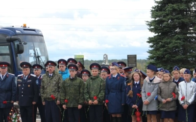 Епископ Сергий освятил мемориальную доску, увековечивающую память о военных музыкантах
