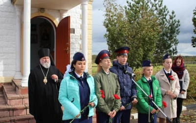 Епископ Сергий освятил мемориальную доску, увековечивающую память о военных музыкантах