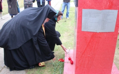 Епископ Сергий освятил мемориальную доску, увековечивающую память о военных музыкантах