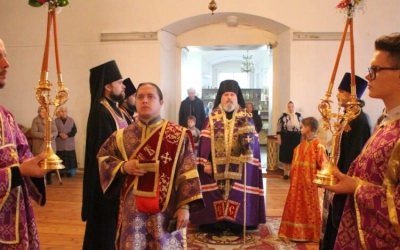 Всенощное бдение в канун двунадесятого праздника Воздвижения Честнаго и Животворящего Креста Господн