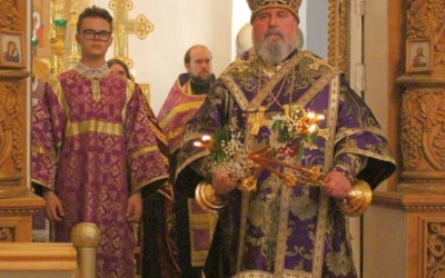 Всенощное бдение в канун двунадесятого праздника Воздвижения Честнаго и Животворящего Креста Господн