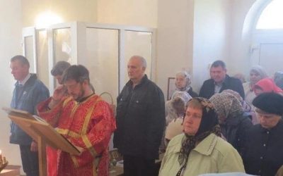 В храме-часовне Иоанна Предтечи г. Гагарин состоялась Пасхальная Божественная литургия